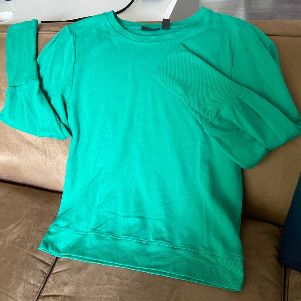 Green sweatshirt w/ ribbed cuffs & hem (XL)